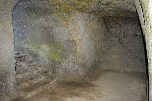 Interiér jednoho ze sklepů mladšího hradu. 